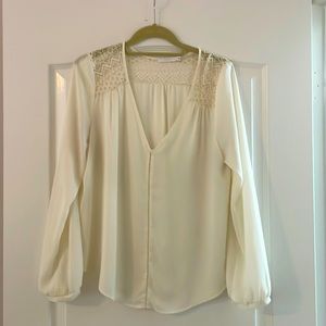 Long sleeve ivory V- neck top